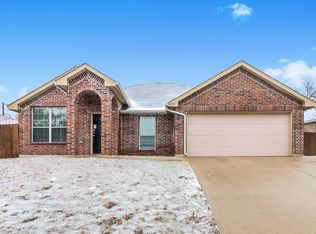 5212 Hill Ridge Dr, Fort Worth, TX 76135