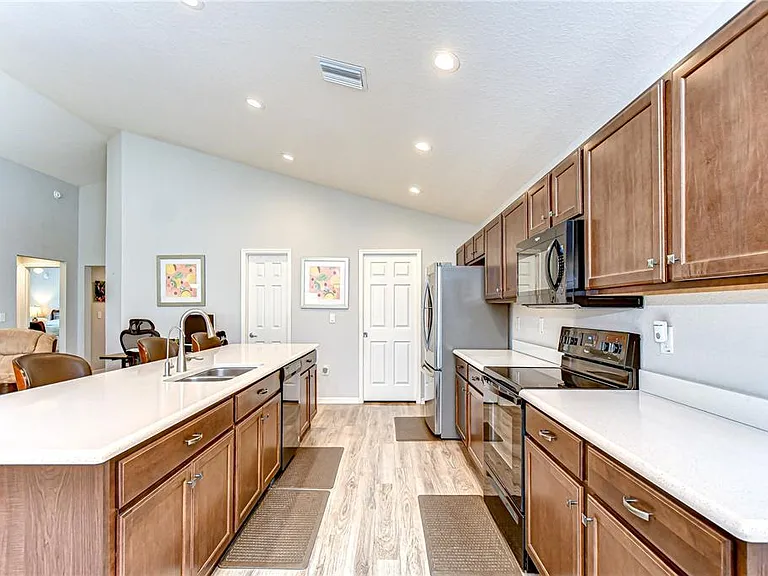 6731 Castle Green Pl — Photo 16
