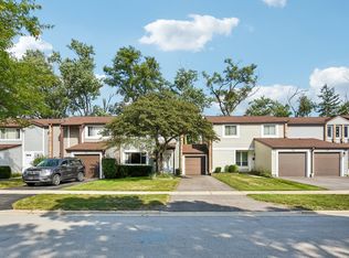 793 Lakeside Circle Dr, Wheeling, IL 60090