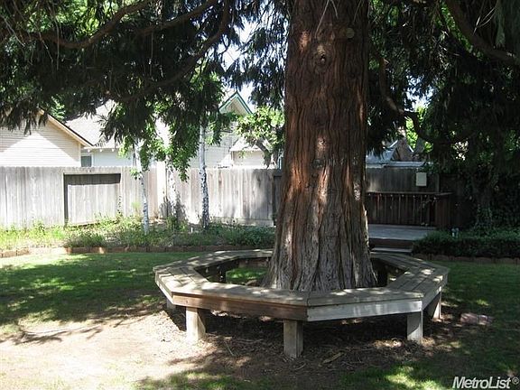 2nd image of 808 N Pleasant Ave