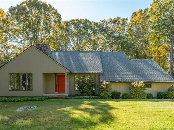 27 Huntington Way, Ledyard, CT 06339