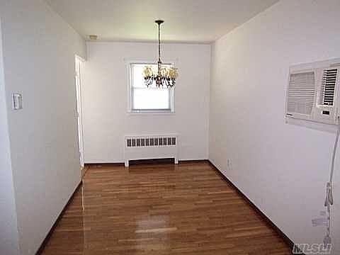 5th image of 107 Princess St