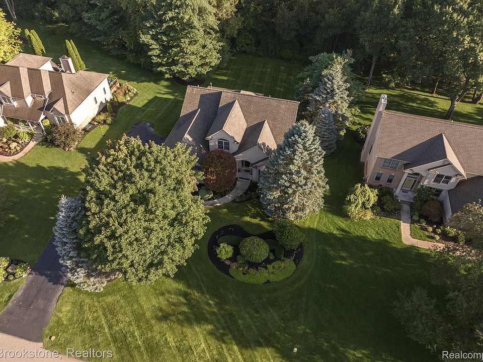 1st image of 9964 Pebble Creek Ct