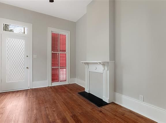2nd image of 1224 Columbus St