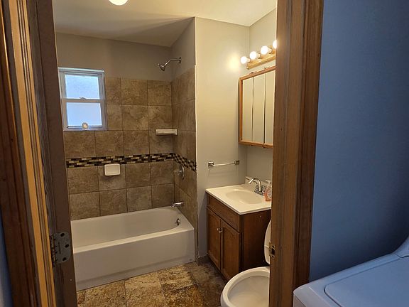 4th image of 926 Greenwood Ave #1