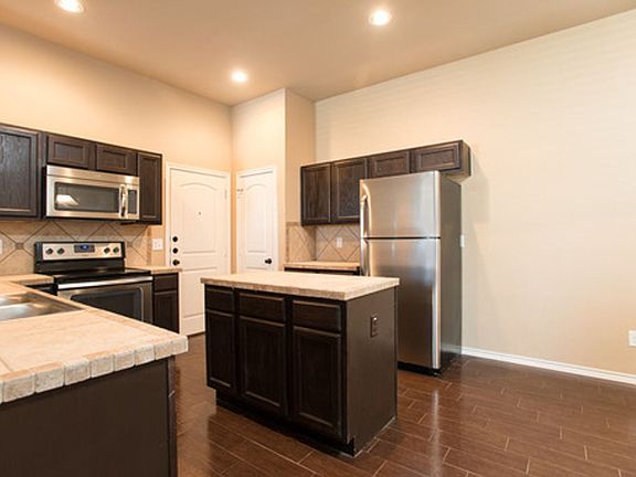4th image of 3734 Vista Cove Dr
