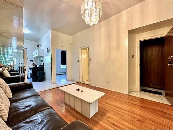 5th image of 599 Carroll St APT 1