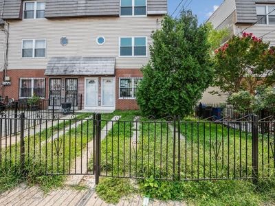 2050 Cicero Avenue, Bronx, NY, 10473