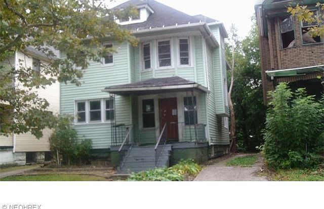 2nd image of 1420 E 88th St