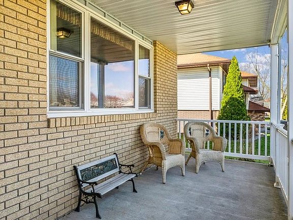 3rd image of 3187 Winston Dr