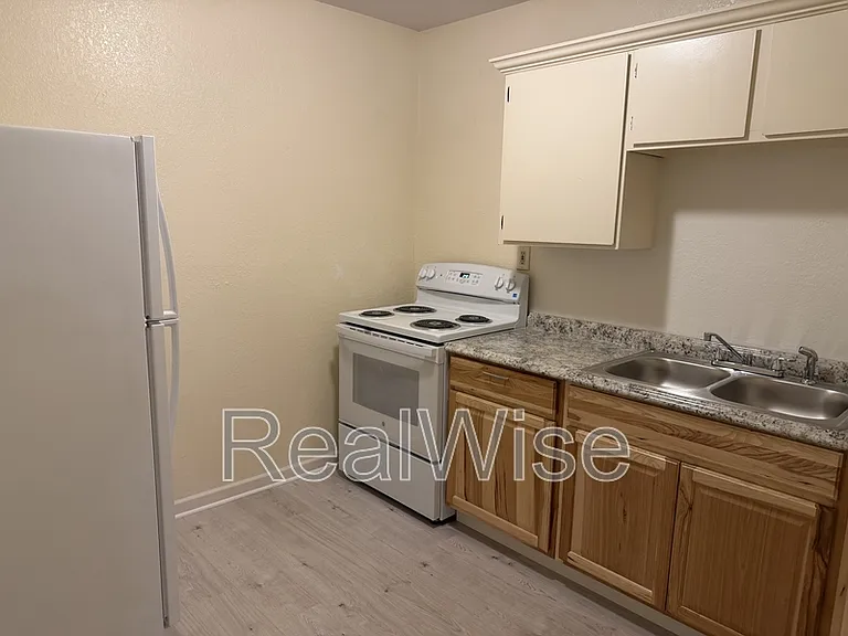 552 Pacific Ave #9 — Photo 10