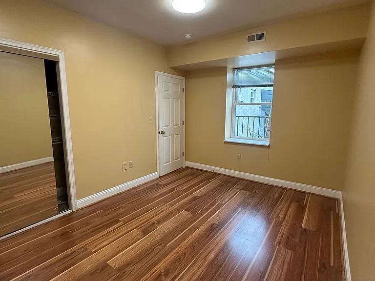 422 W Franklin St #1B — Photo 10