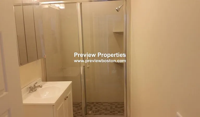 Commonwealth Ter — Photo 3