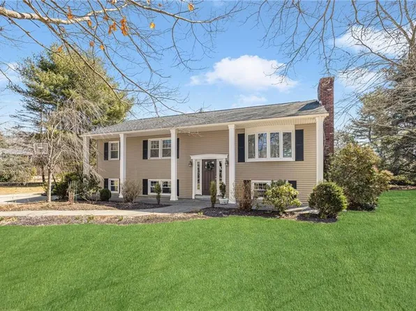 750 Hatchery Rd, North Kingstown, RI 02852