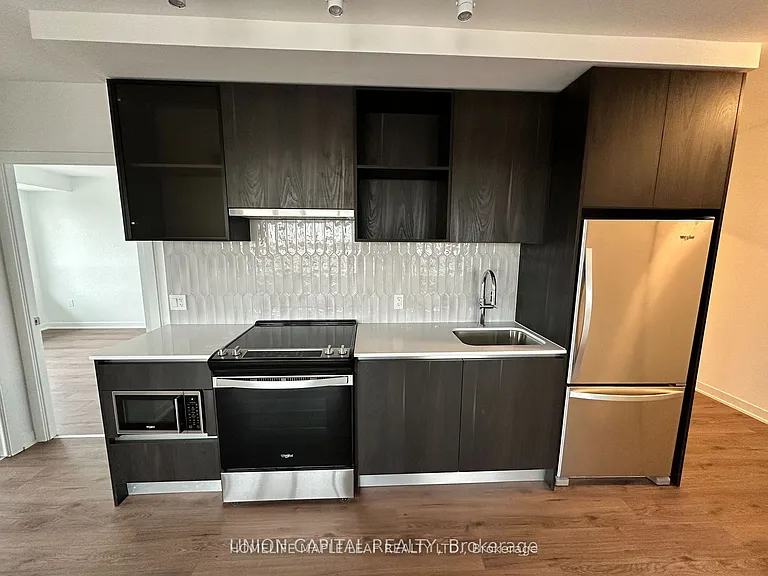 395 Dundas St W #708 — Photo 14