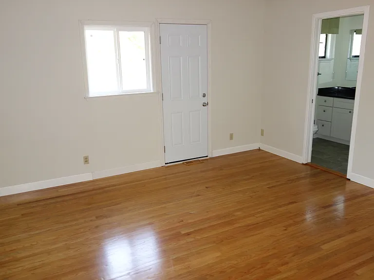 10734 Martinwood Way — Photo 16
