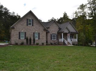 1712 Redbird Dr, Pleasant Garden, NC 27313