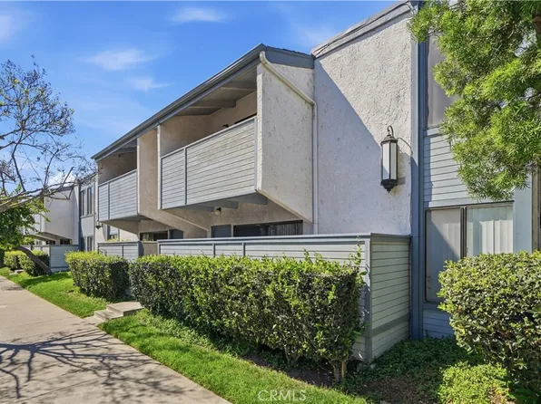8801 Independence Ave APT 19, Canoga Park, CA 91304