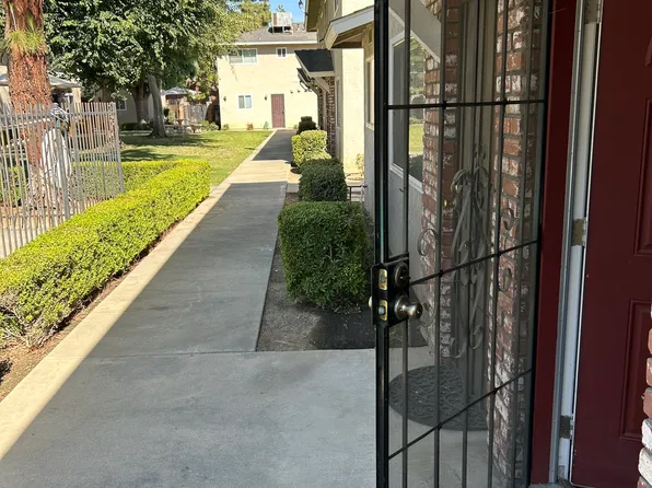 609 Taylor St APT 14, Bakersfield, CA 93309