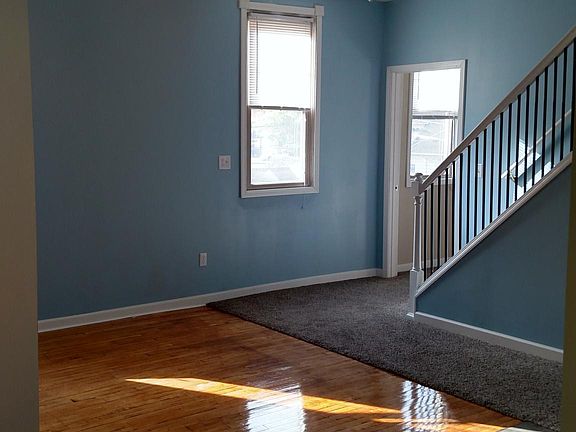 3rd image of 848 Oak St