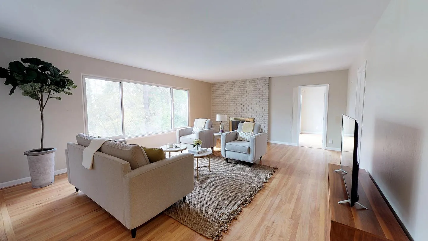 Private Room in Hills Above San Mateo - 1432 Bel Aire Rd — Photo 4