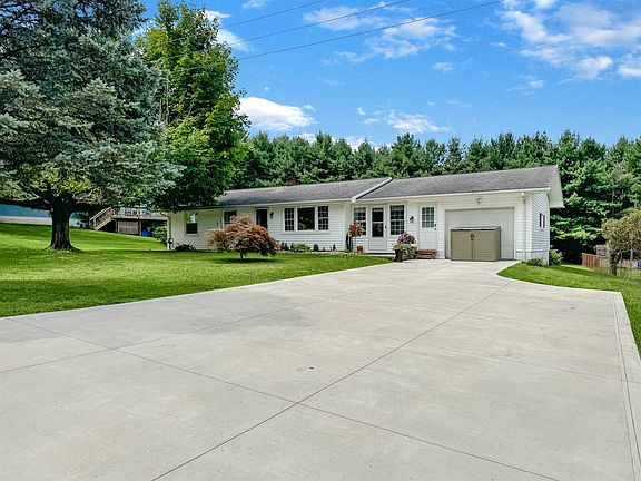 2nd image of 14888 Resthaven Dr