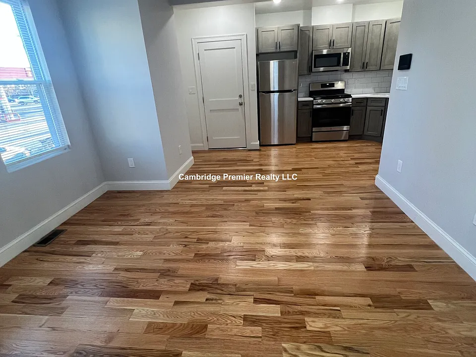 151 Crescent St #2
