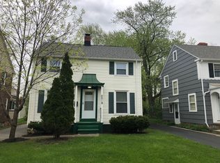 2219 Barrington Rd, University Heights, OH 44118