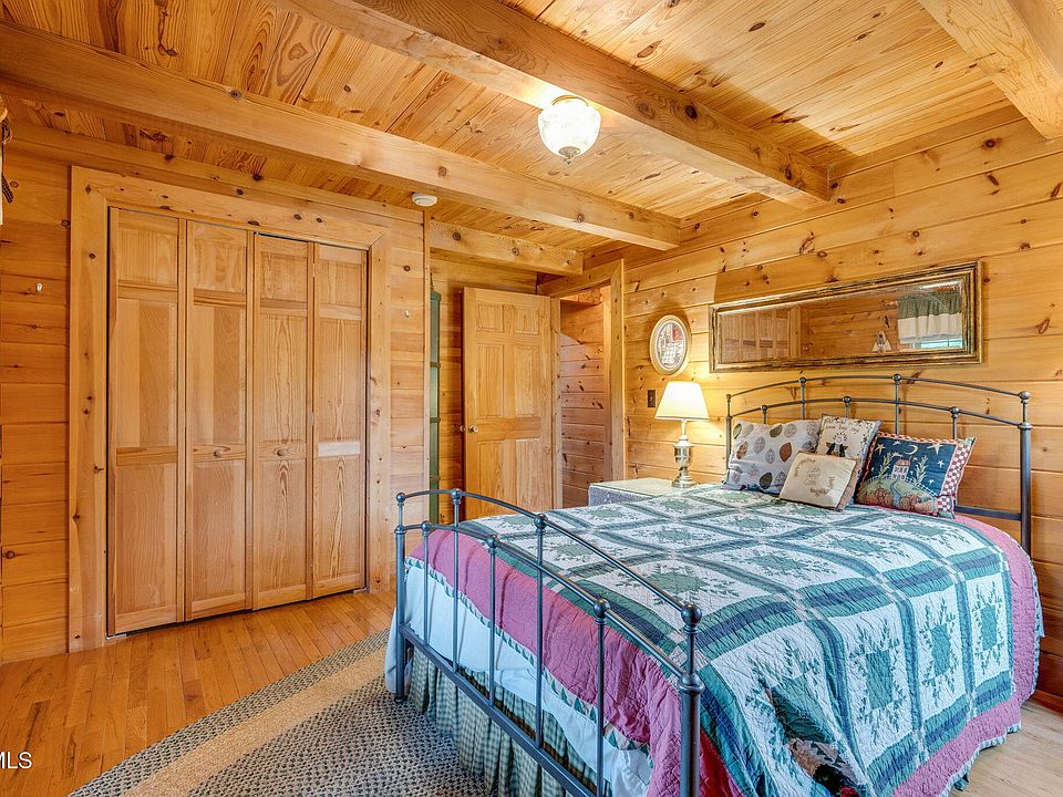 27th image of 147 Britton Ln