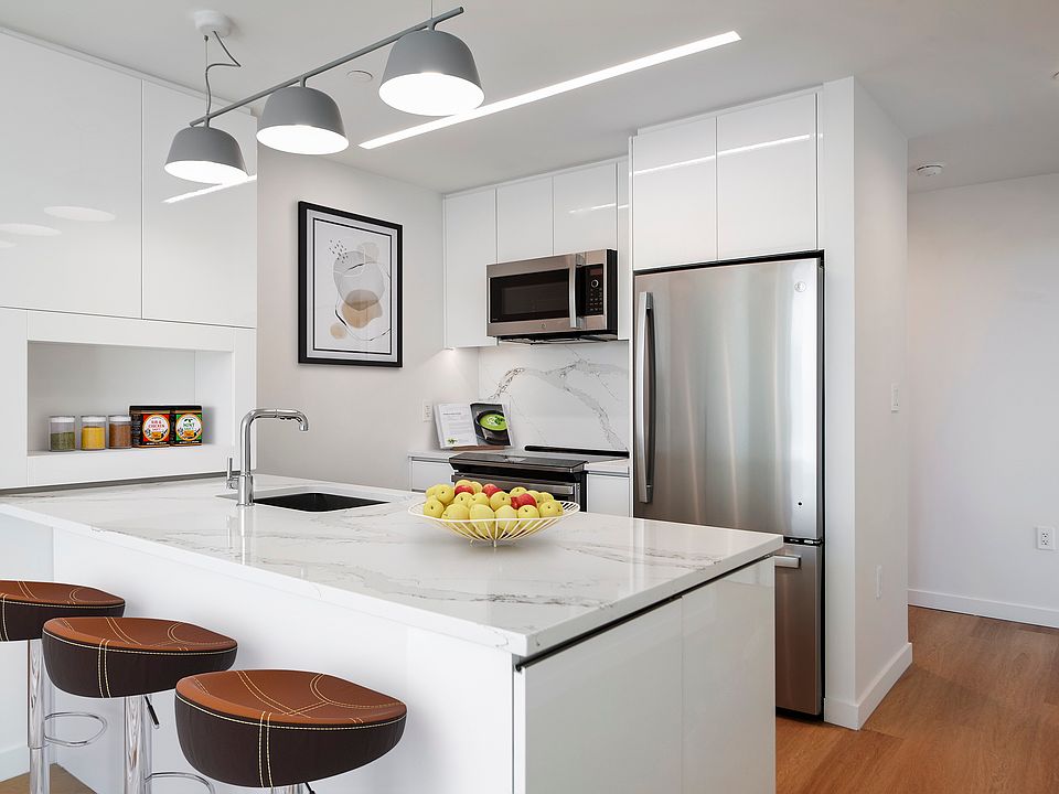 1st image of 4650 Broadway #1705