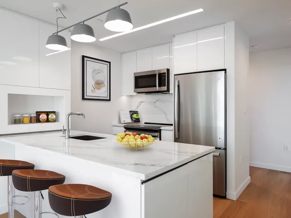 4650 Broadway image 8 of 30