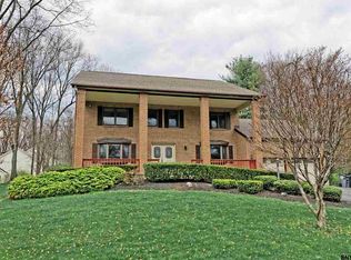 4 Bridle Ct, Latham, NY 12110