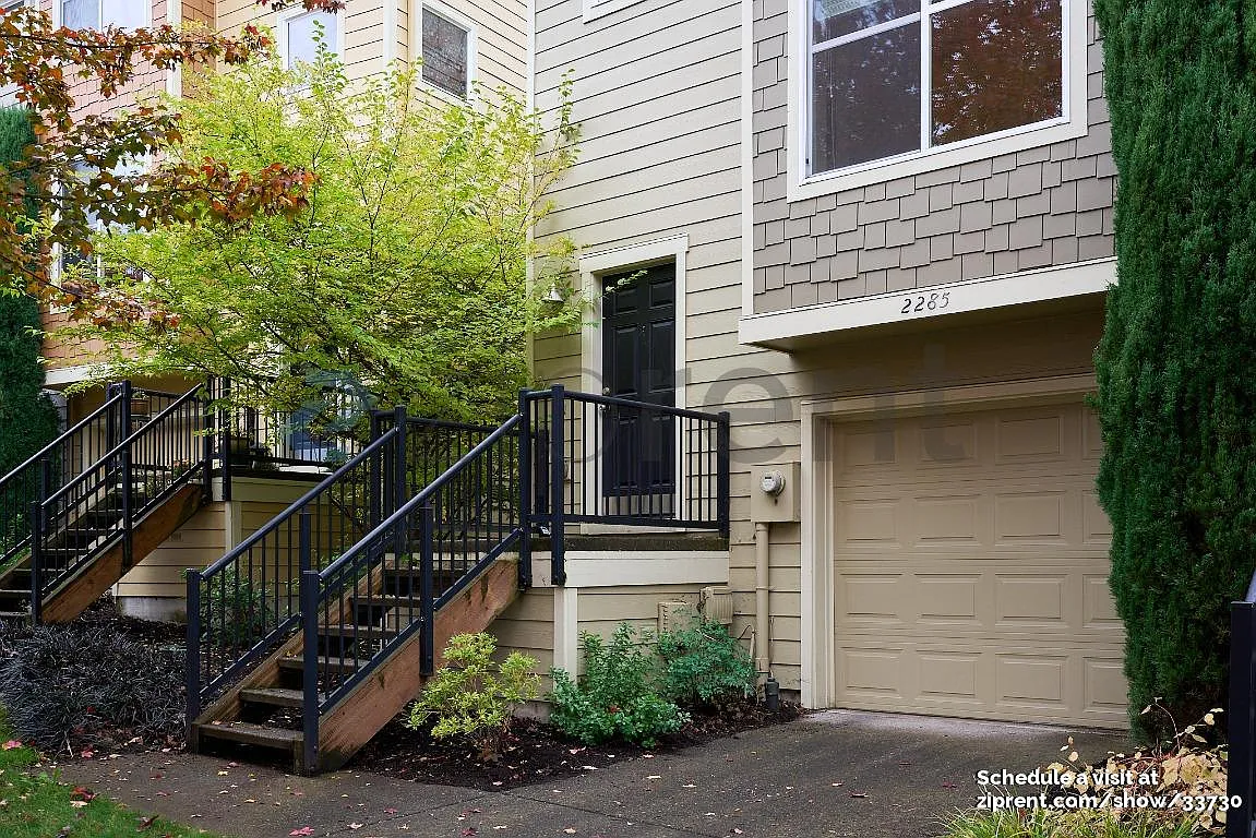 3 bed, 1900 sqft, $2,750 — Photo 2