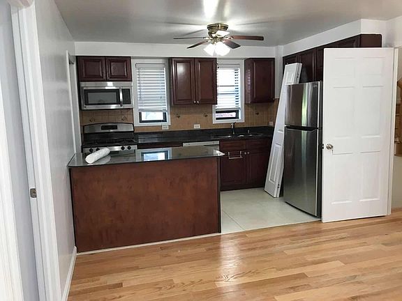 4th image of 152-31 Roosevelt Ave #2