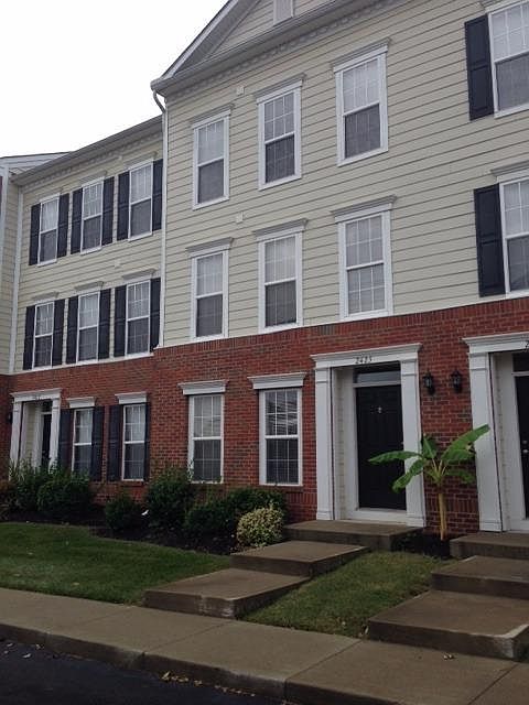 2nd image of 2425 Lady Bedford Pl