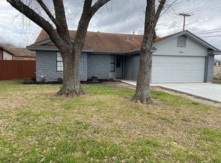 1800 Surrey Dr, Round Rock, TX 78664