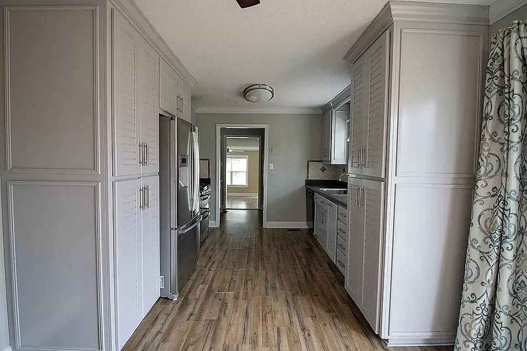 3 bed, 2.5 bath, 2278 sqft, $2,200 — Photo 4
