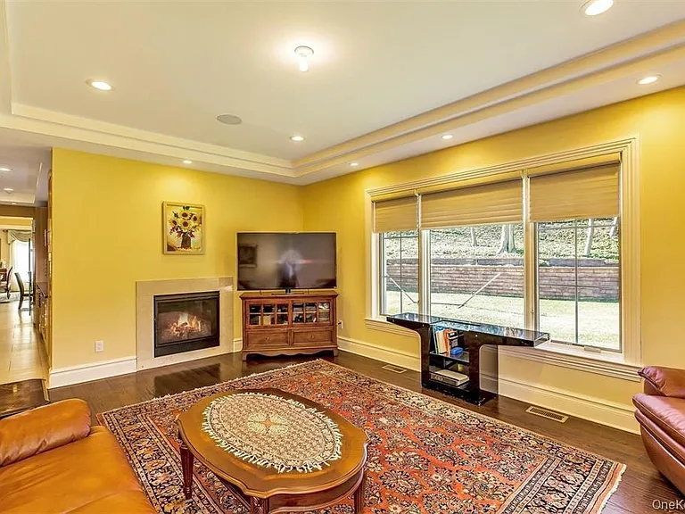 26 Spring Ln — Photo 10