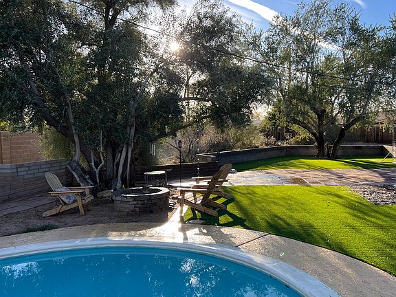 4th image of 5613 E WILSHIRE Drive
