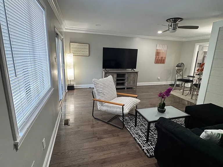 4736 Walden Pond Dr — Photo 1