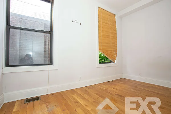 Rented by EXR | media 38