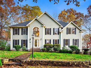 32 Nottingham Rd, Windham, NH 03087