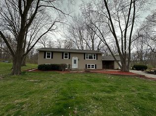 160 Illini Dr, Hopewell, IL 61565