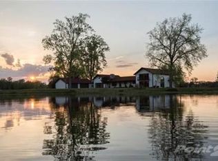 4323 Cordley Lake Rd, Pinckney, MI 48169