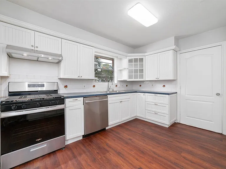 25602 Oakhurst Dr — Photo 8