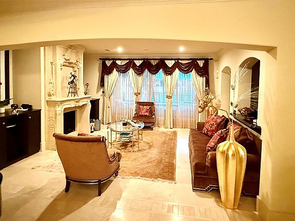 4th image of 2111 Diamond Springs Dr