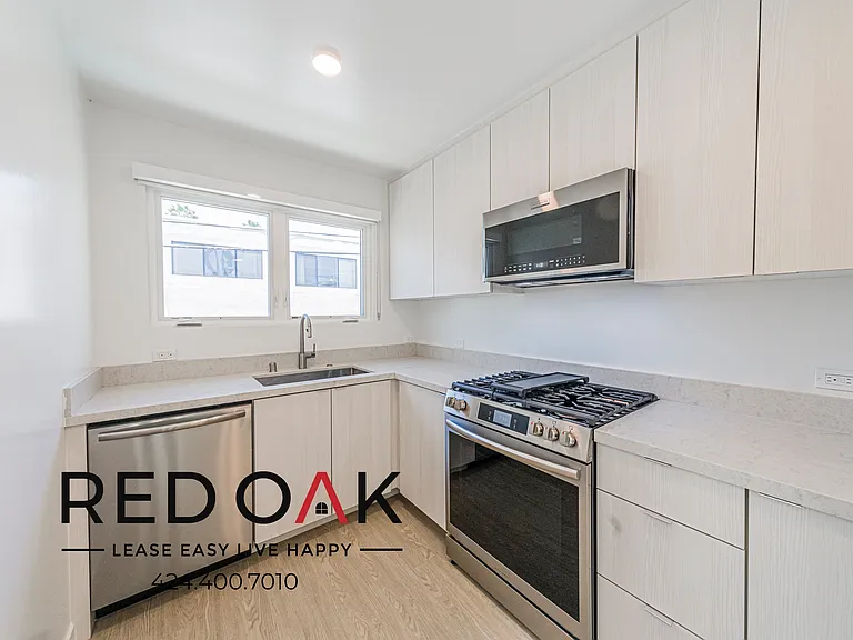 847 S Sherbourne Dr #10 — Photo 7