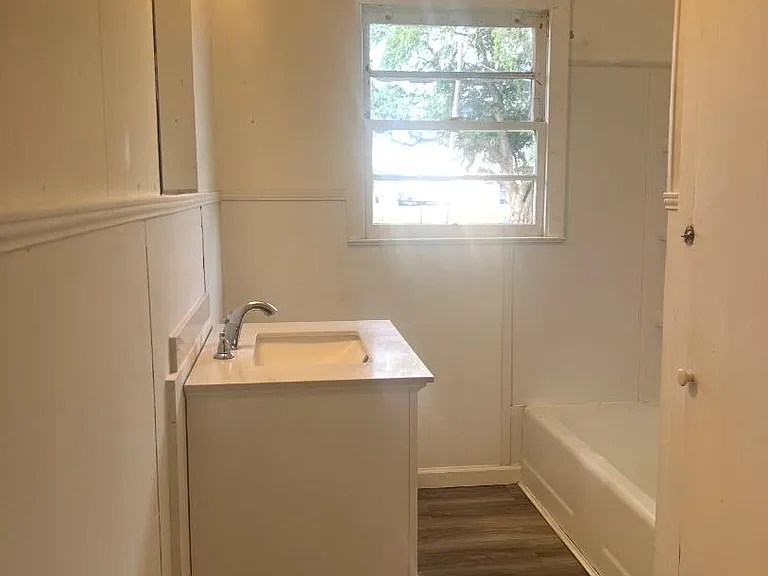 2916 Ernest St — Photo 6