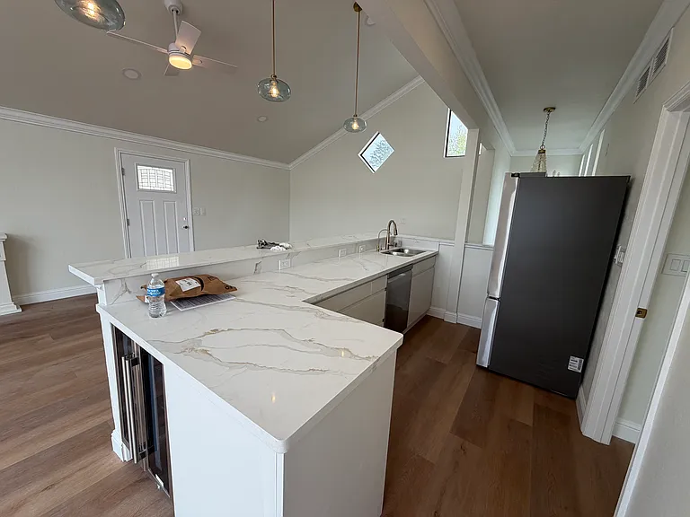 Seacliff Dr — Photo 5