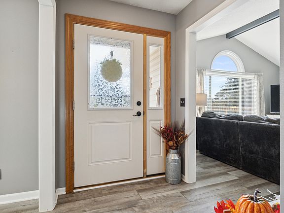 5th image of 21884 Martinwood Dr